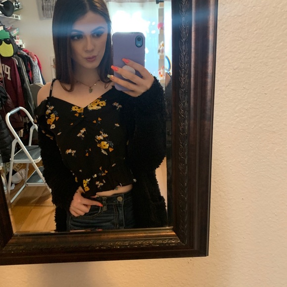 Meet your Posher, Alyssa - Picture 7 of 7